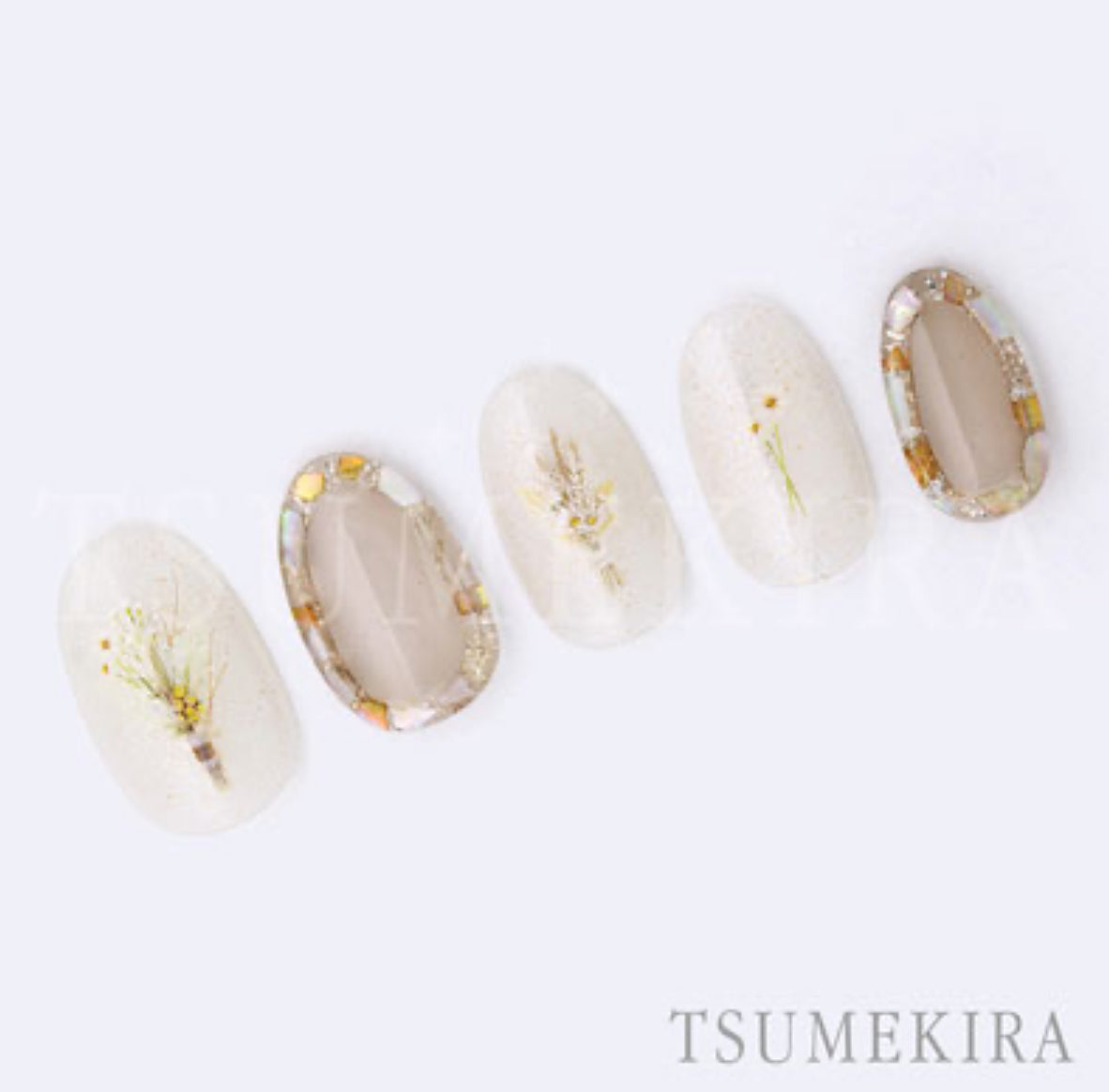 Tsumekira - White Dried Flowers Nail Sticker