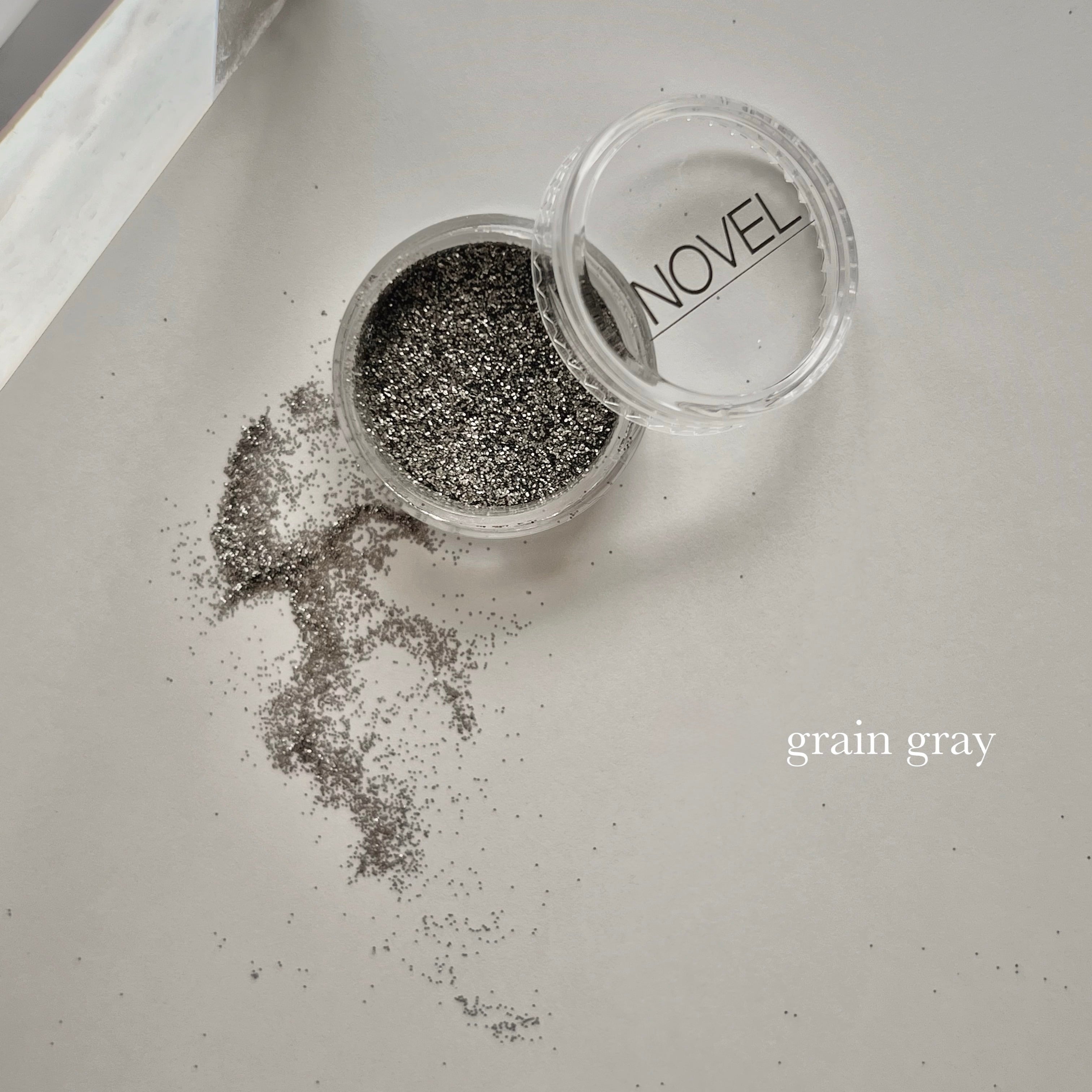 Atelier Novel - Matte Grain Glitter (Grain Gray) G833