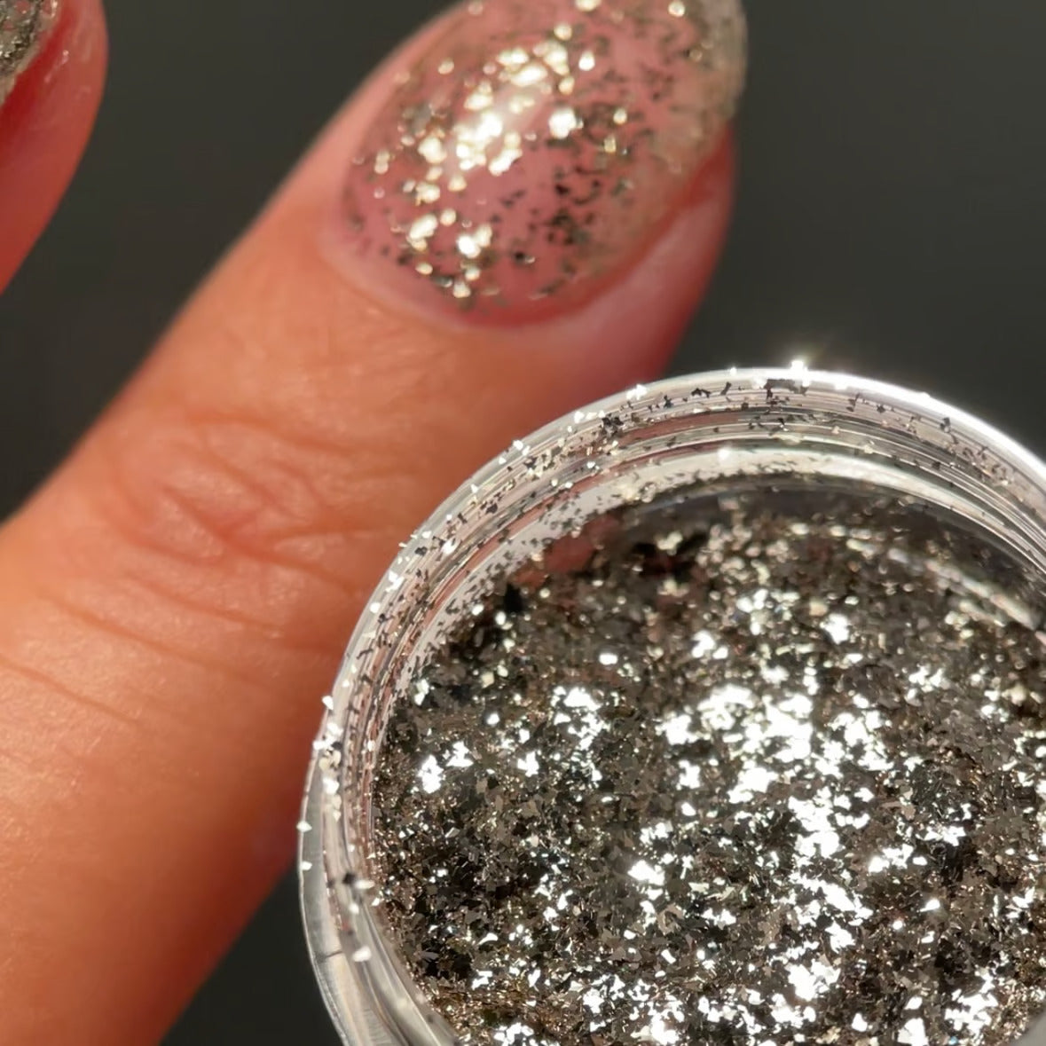 Ungu - Grease Silver Flakes (2 sizes)