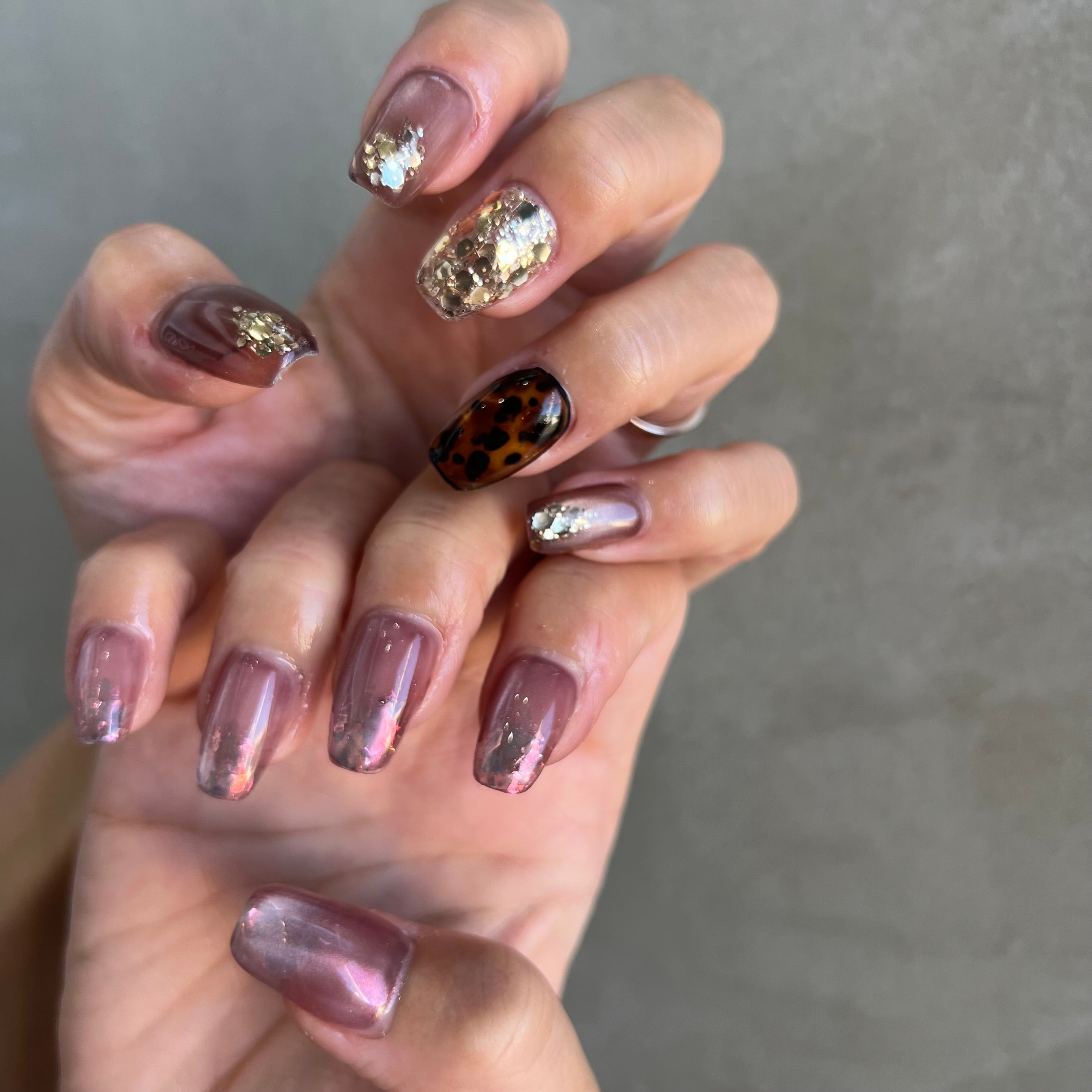 Atelier Novel - Velour Mag (6 colours)