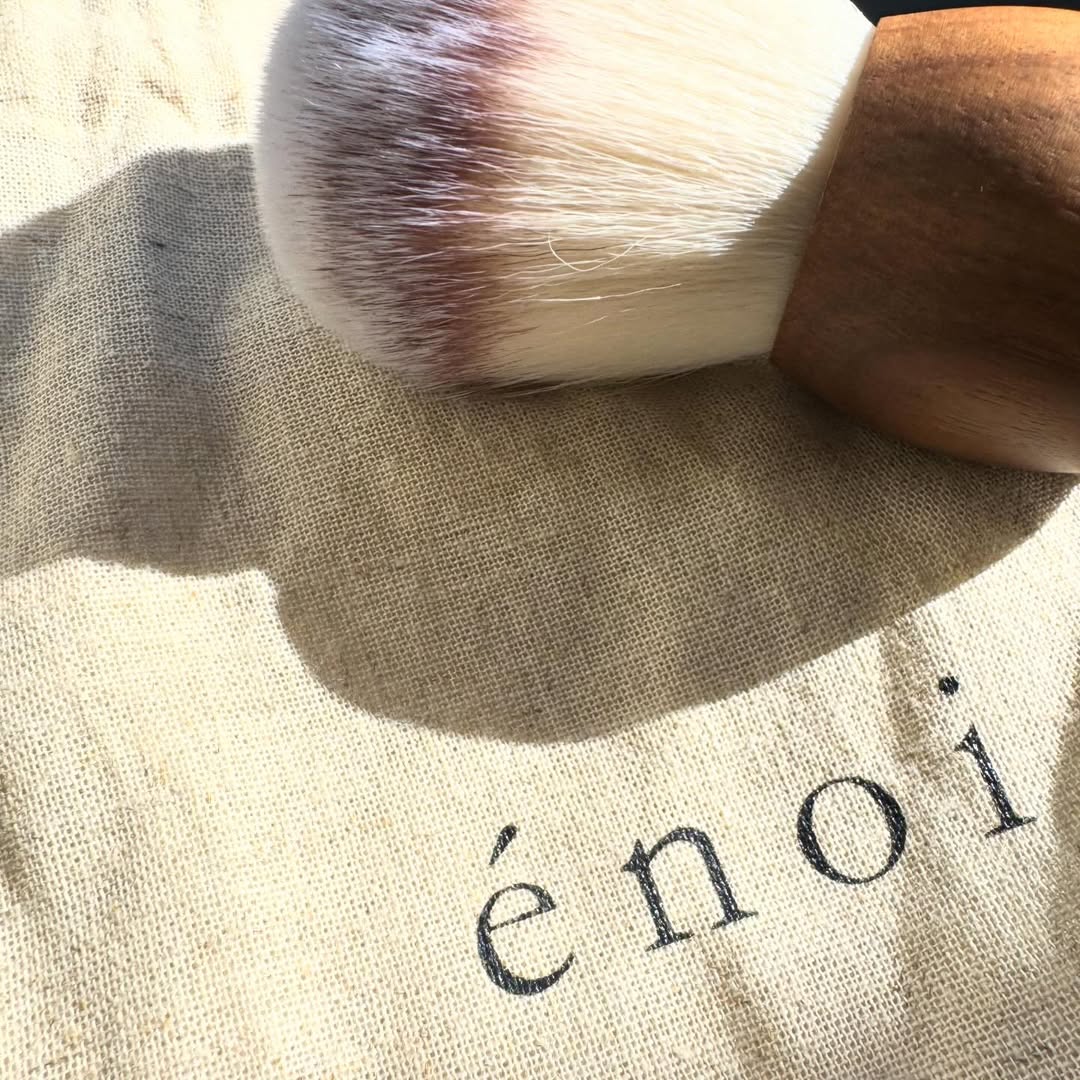 Enoi - Dust Brush