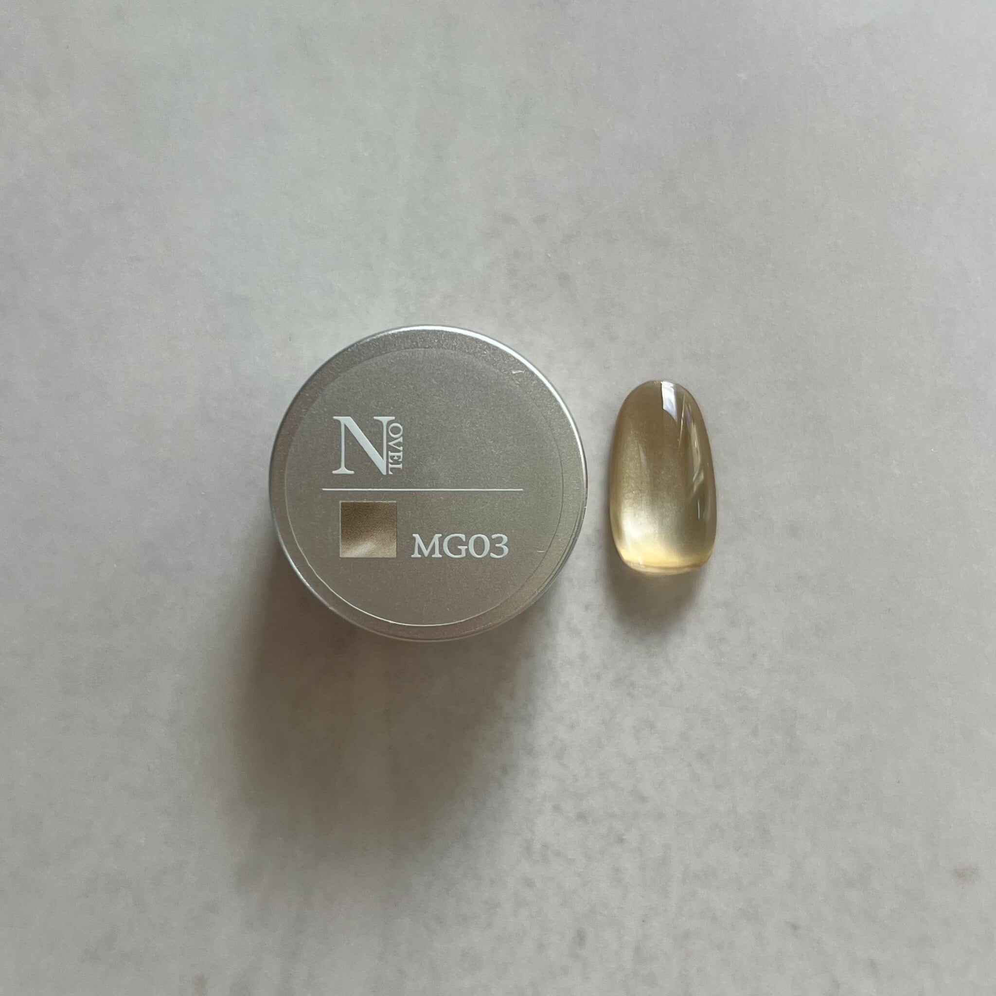 Atelier Novel - Velour Mag (6 colours)